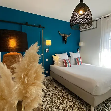 Hotel Le Neptune En Camargue 3*