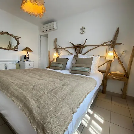 Le Neptune En Camargue 3*