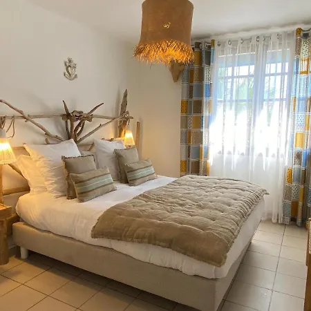 Hotel Le Neptune En Camargue 3*