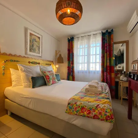 Hotel Le Neptune En Camargue 3*