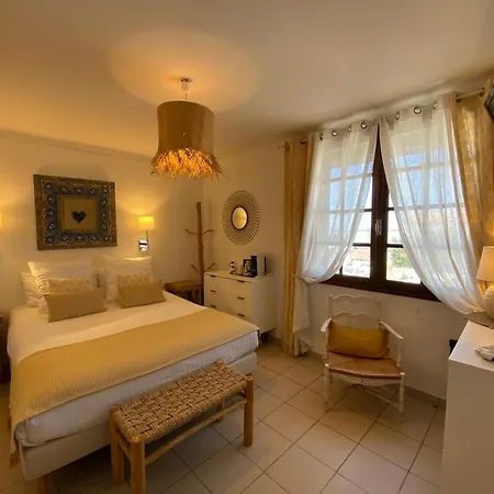 Le Neptune En Camargue Hotel 3*